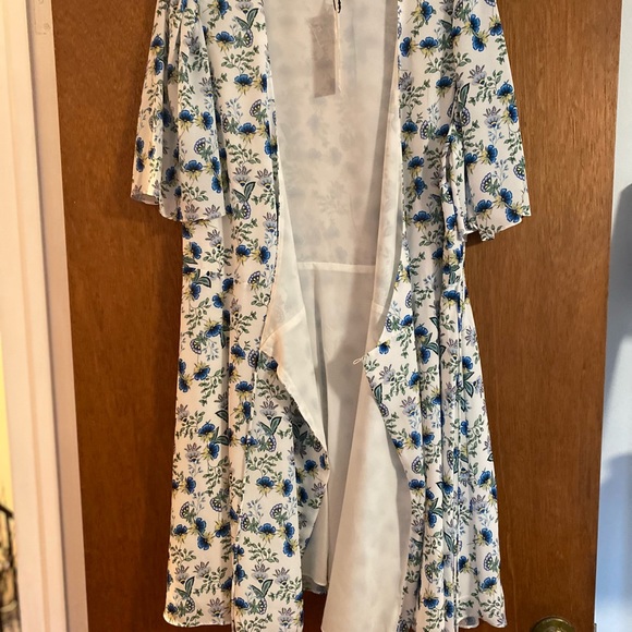 NEW Alice and Olivia wrap dress- Budding Romance Print - Picture 8 of 9